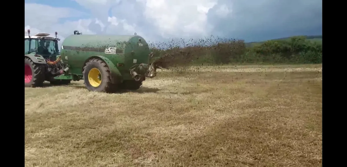 Swivel Spreader. Avoid mycotoxins in silage. - Image 3