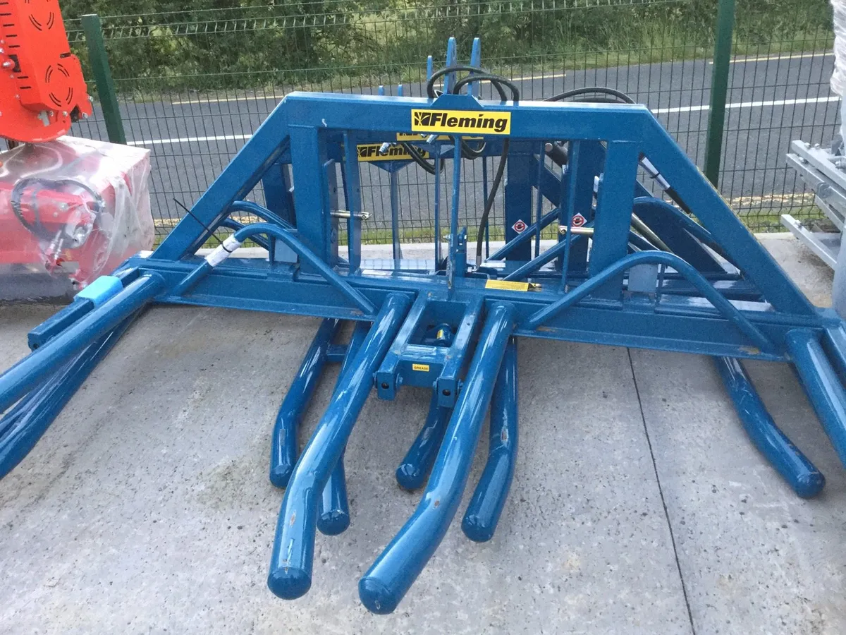 Double bale handlers and all bale equipment - Image 2