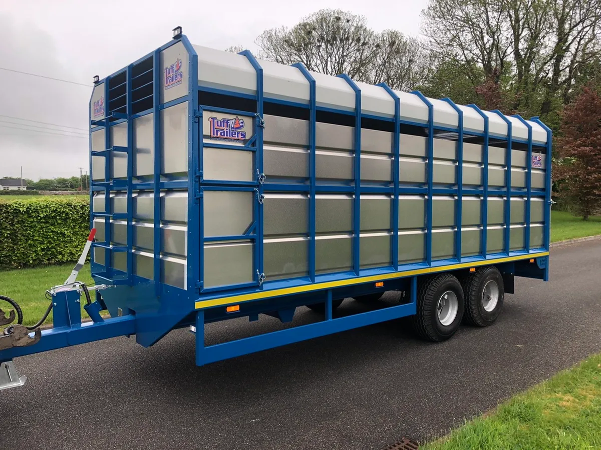 New tuffmac 20 ft livestock trailer