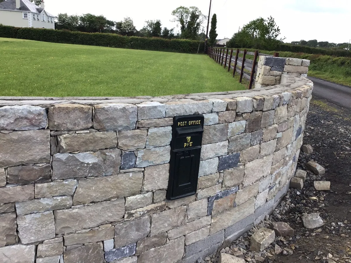 Tipperary Sandstone with blue limestone mix