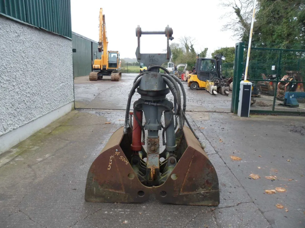 Attachment Hire   Clamshel Bucket - Image 2