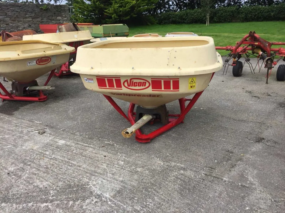 Vicon 1 ton spreader