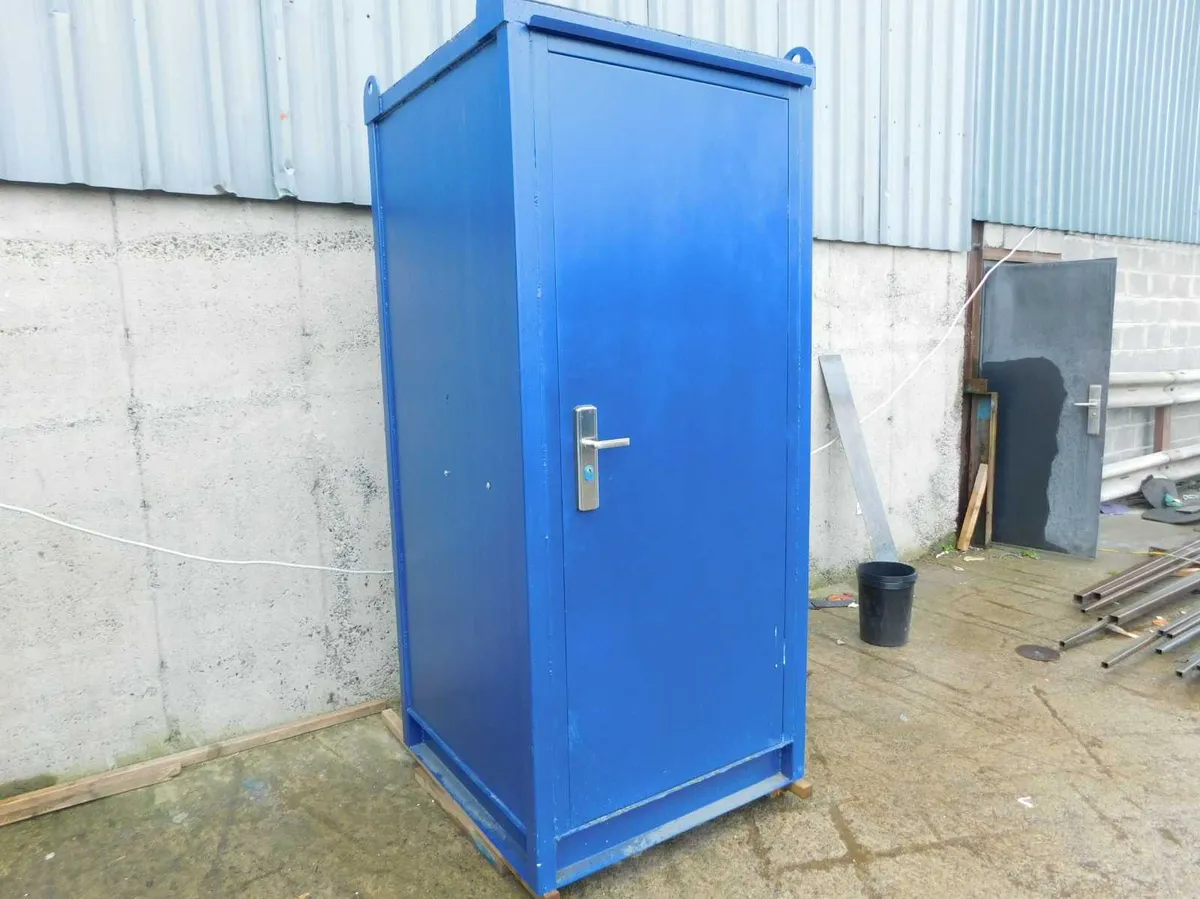 Portable Toilet - Image 3