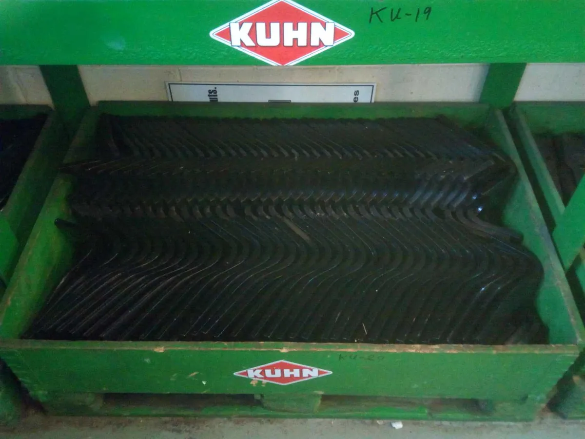 Kuhn Genuine wearing parts for harrows - Image 1