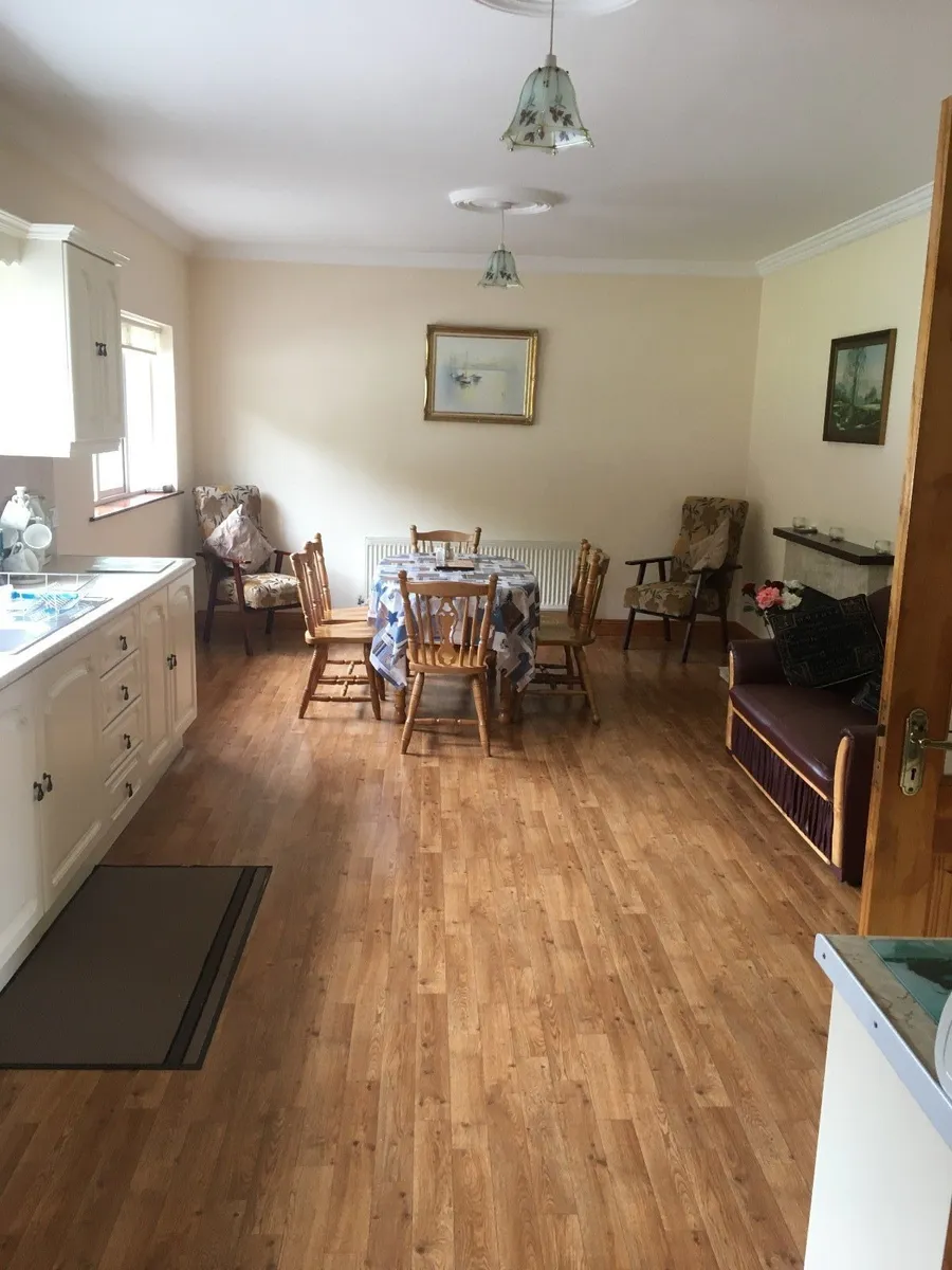 Self-Catering 3 Bedroom Bungalow - Image 3