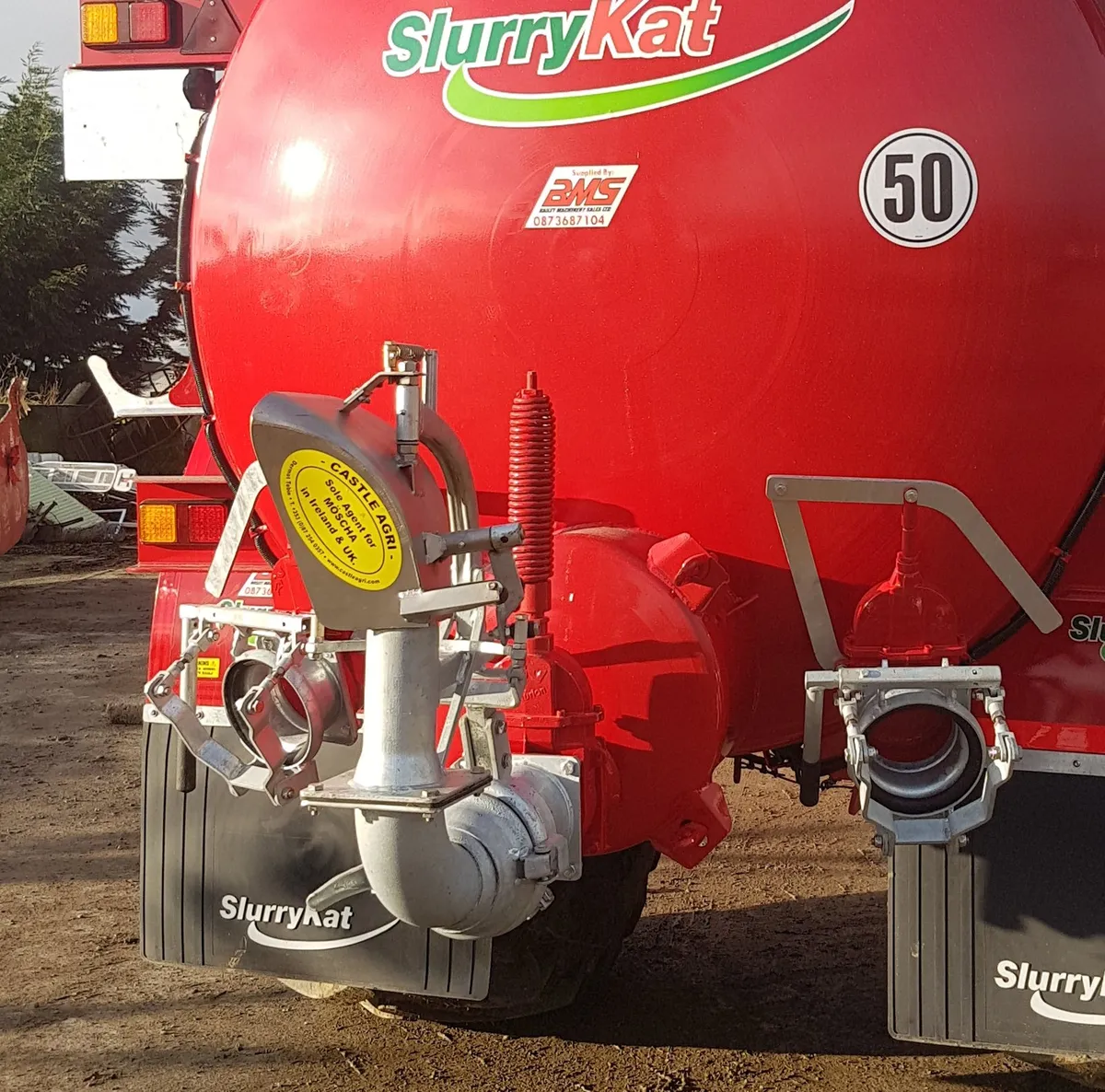 Swivel Spreader. Best way of spreading slurry.