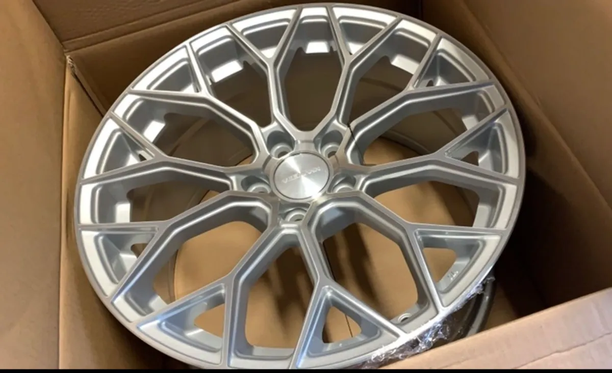 New 18" 2020 Veemann vfs66 5x112