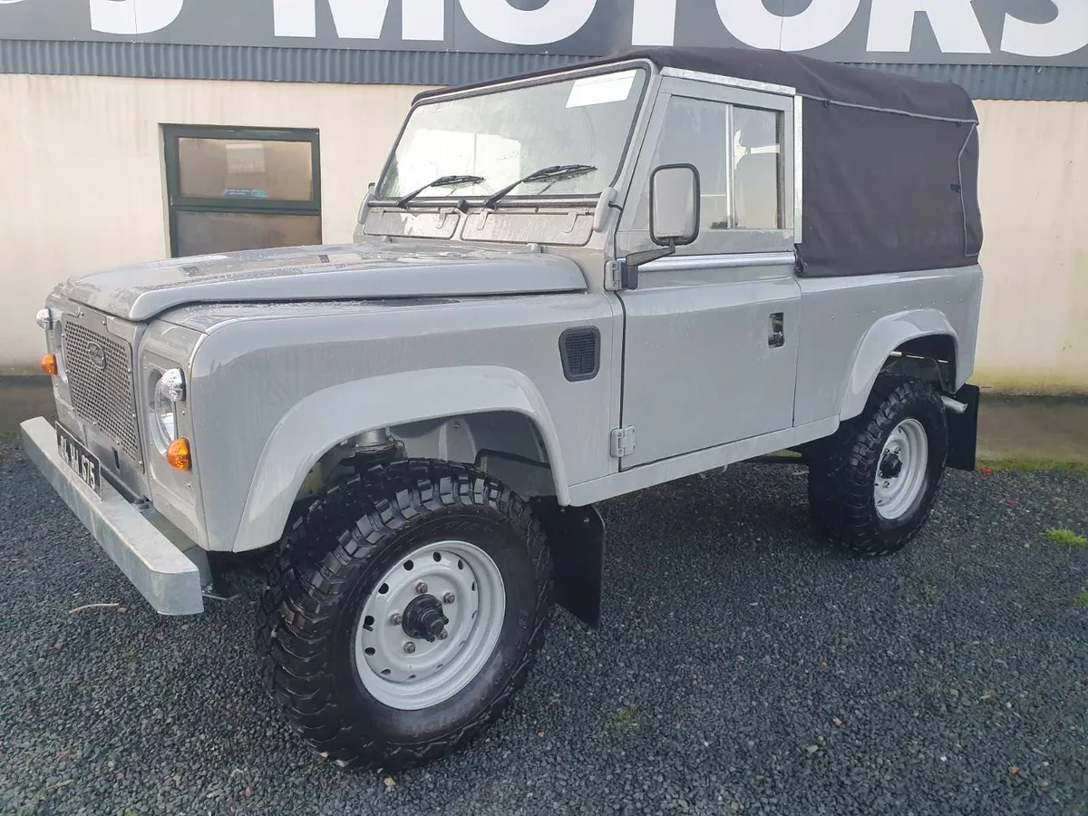 DEFENDER RESTERATION SPECIALISTS - Image 3