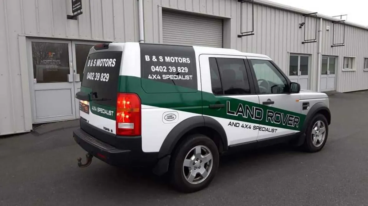 Landrover SPECIALISTS