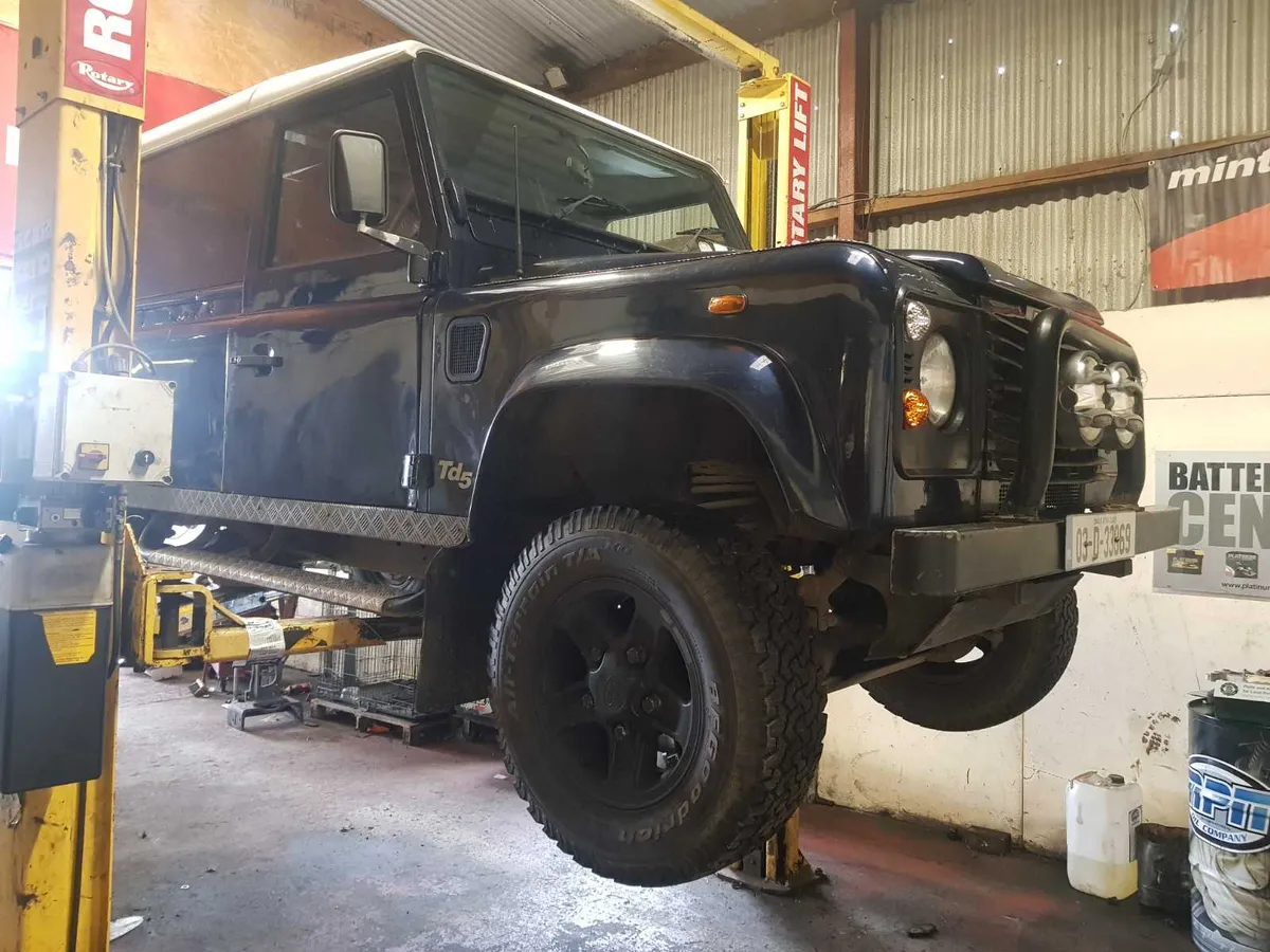 Landrover SPECIALISTS - Image 4