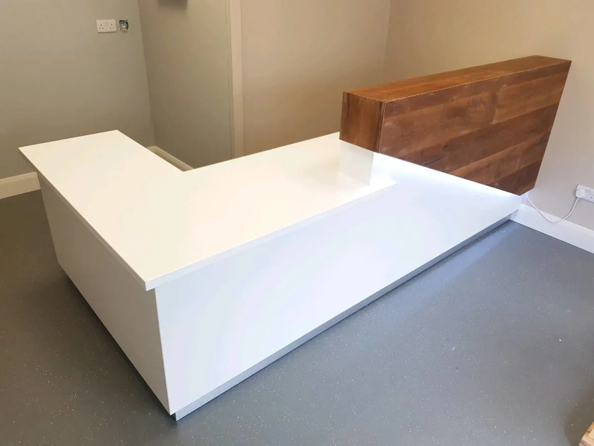 Bespoke reception desks - Image 1