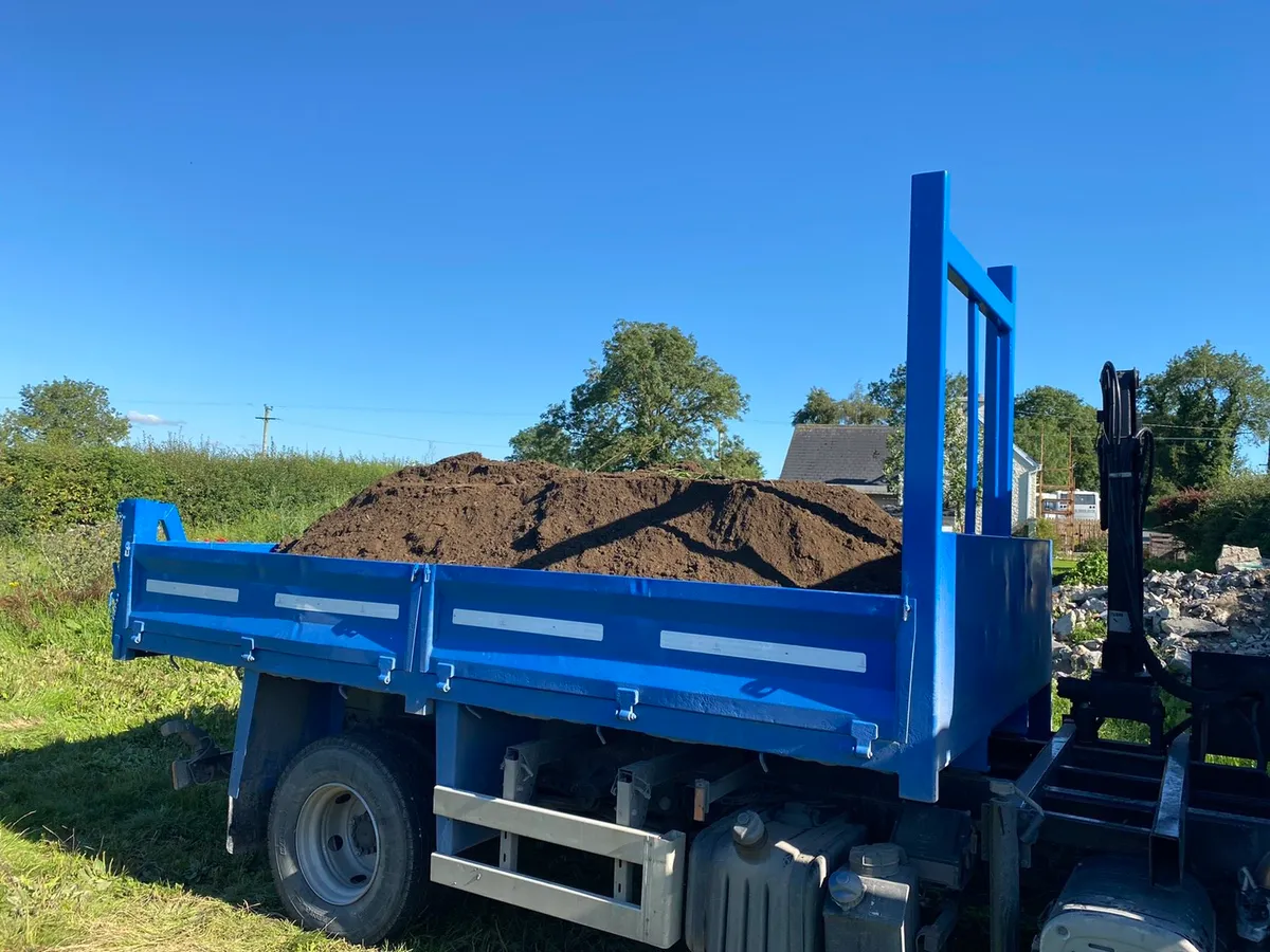 Small Deliveries Screened Topsoil Sand Stone - Image 2