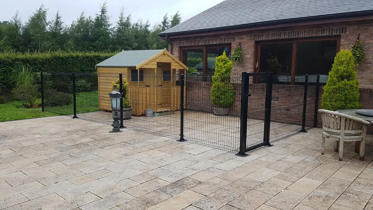 Security fencing, 5mm. Gates. Dog Run. - Image 4