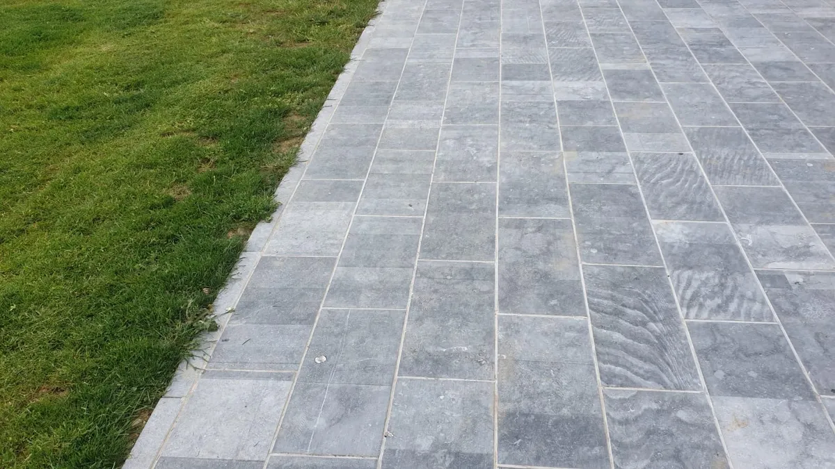 Sawn Kilkenny Limestone Paving