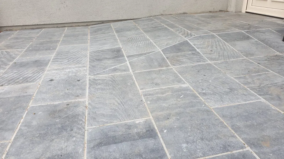 Sawn Kilkenny Limestone Paving - Image 4