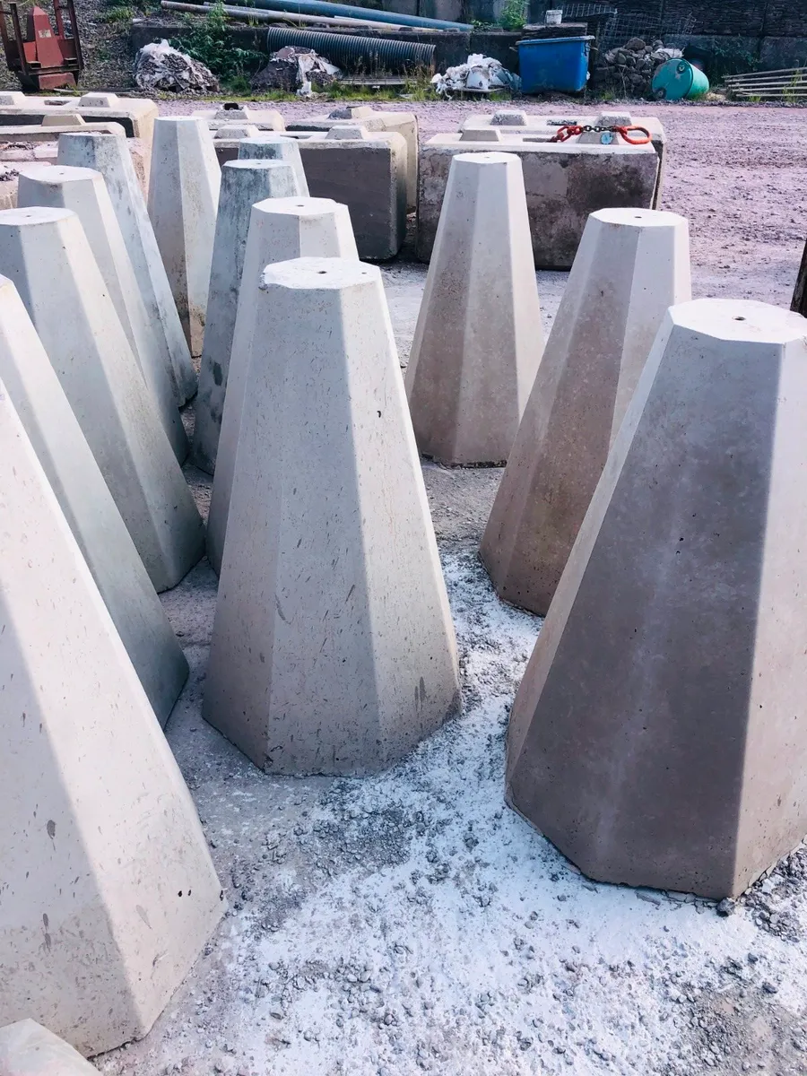 O'NEILLS CORK BOLLARDS - Image 1
