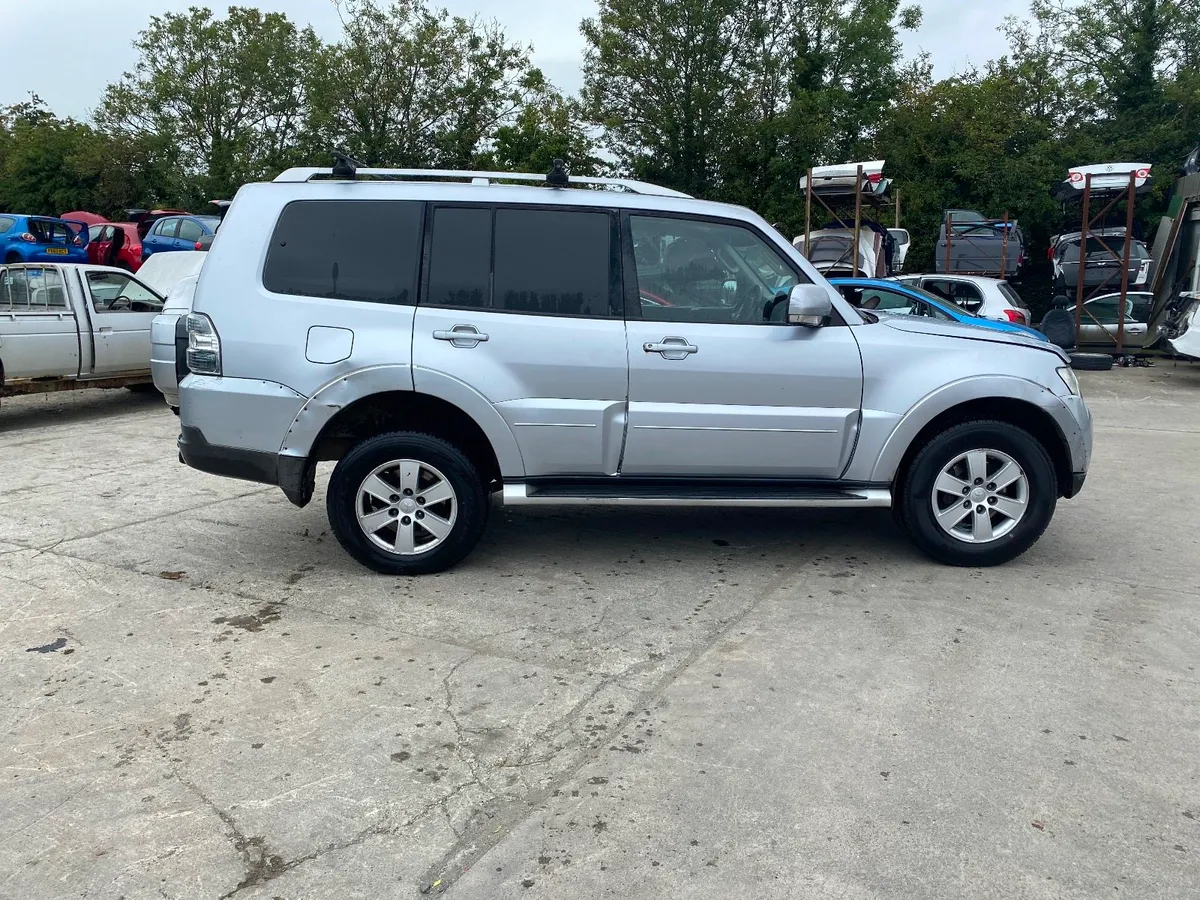 2009 Mitsubishi pajero 3.2 LWB