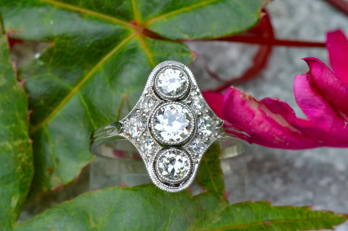 Antique Edwardian 3 Stone Diamond Ring - 18ct - Image 2