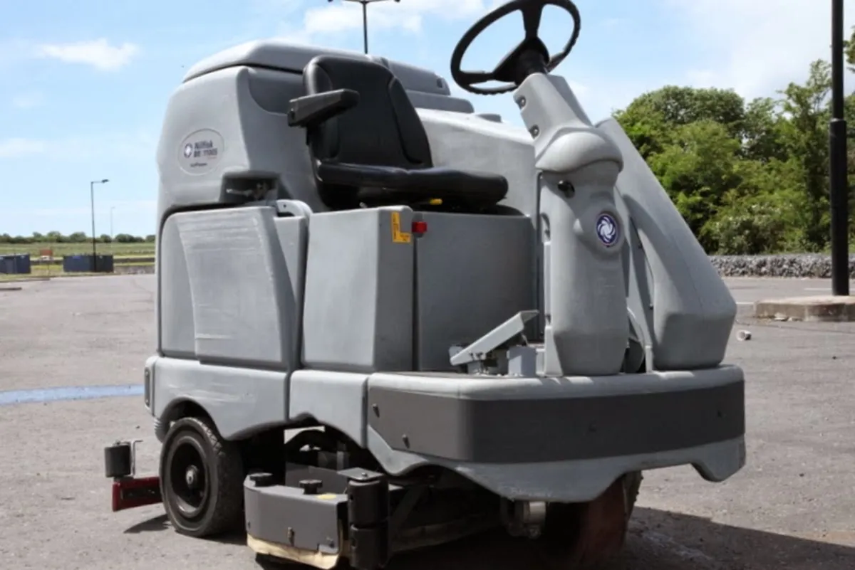 Nilfisk BR1100S Rider scrubber dryer (battery op) - Image 1