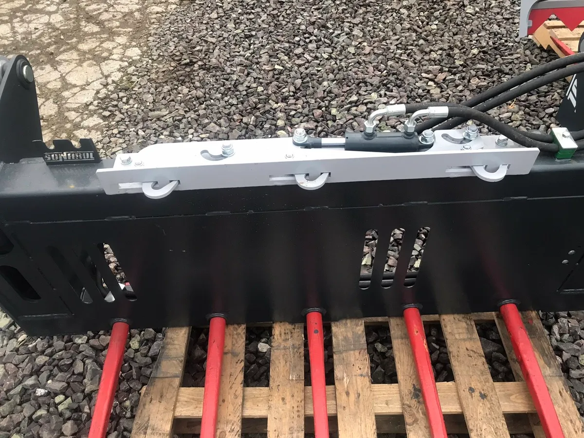 Sonarol Bale splitter €4000 including vat - Image 3
