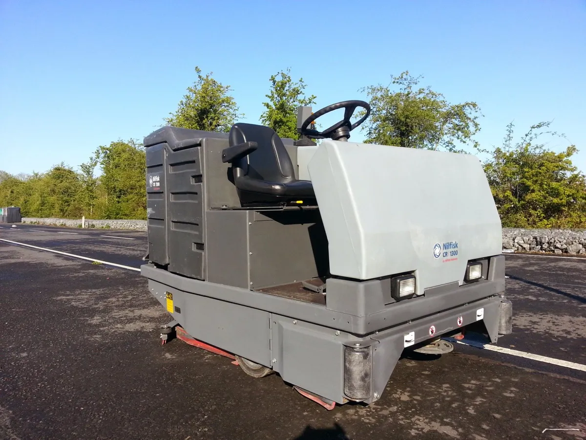 Nilfisk CR1300 Warehouse scrubber dryer