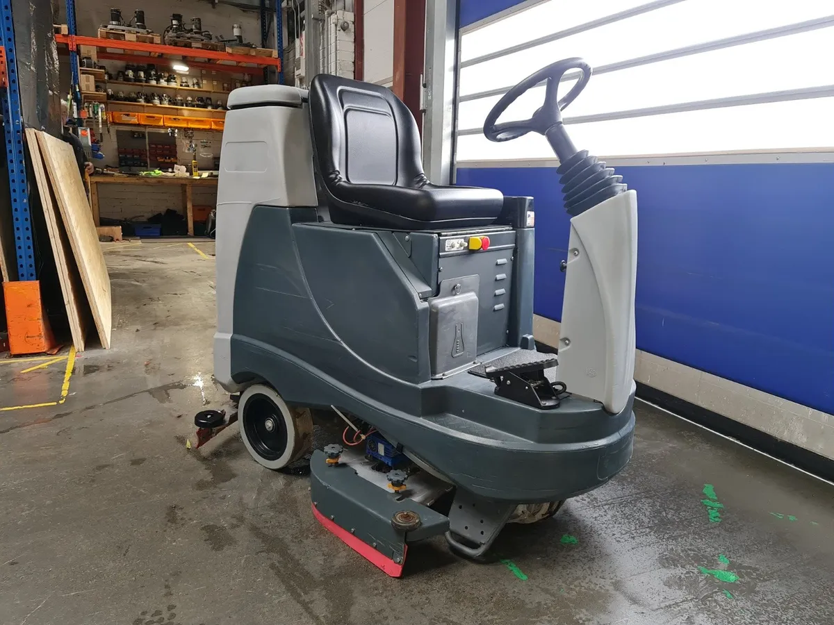 Nilfisk BR755 Rider scrubber - reconditioned - Image 3