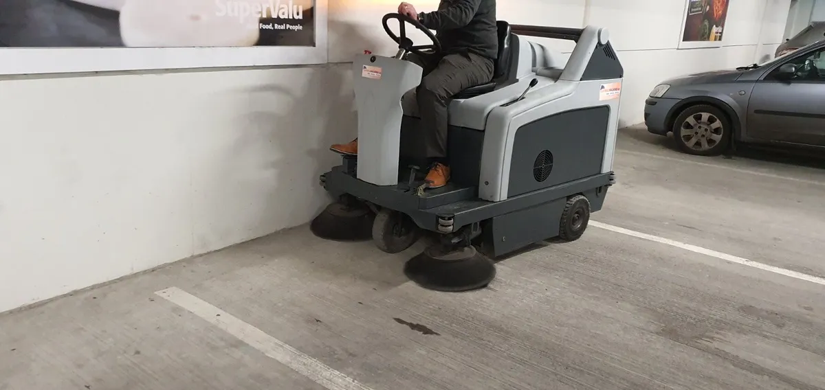 Carpark Sweeper battery operated - Image 1