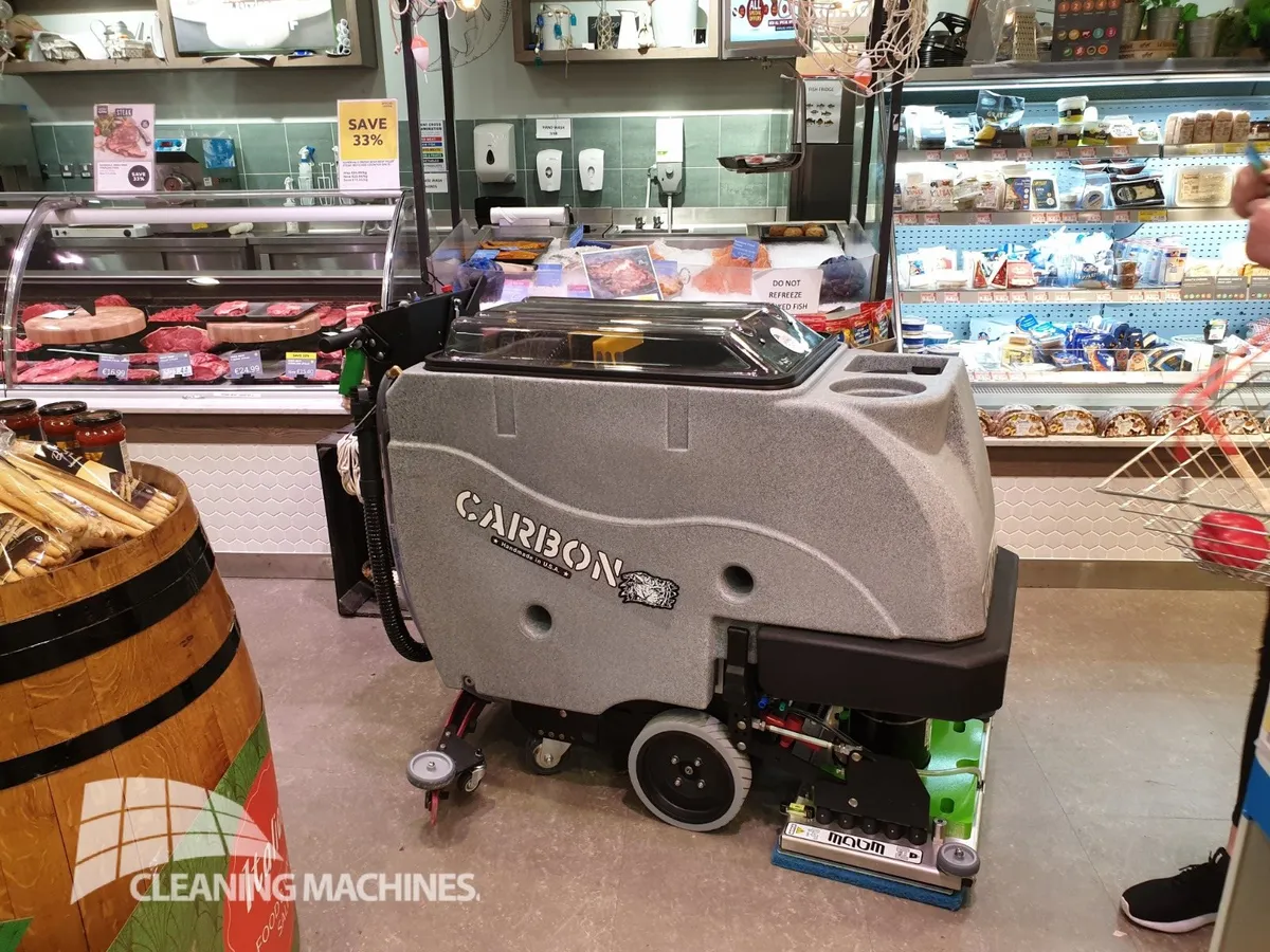 Tomcat Carbon 24E supermarket cleaning machine