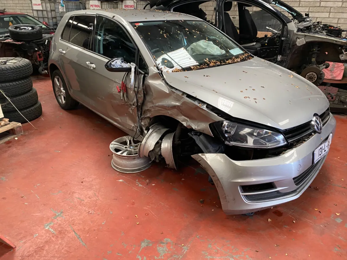 2013 VW GOLF 1.2 TSI for parts only - Image 1