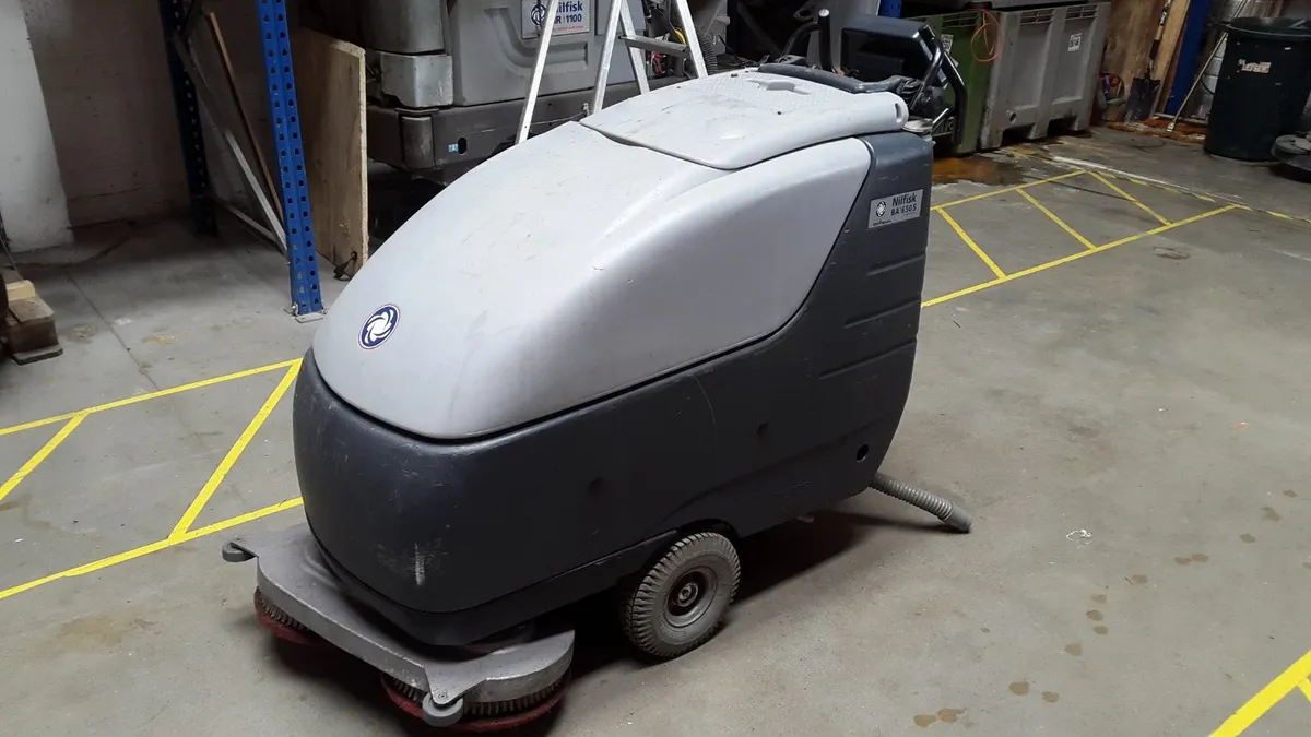 Secondhand Nilfisk BA600S scrubber dryer - Image 3