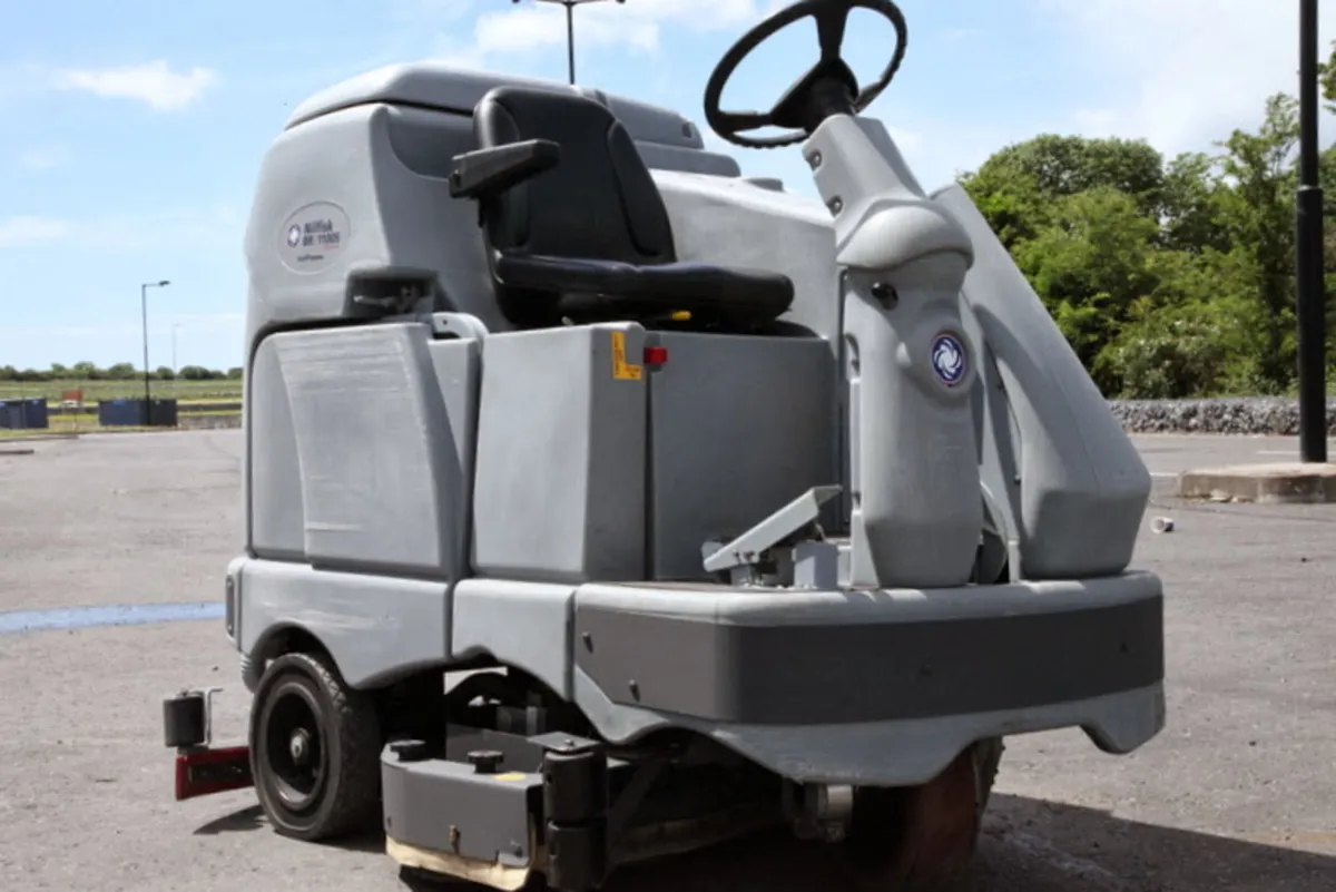 Reconditioned Nilfisk BR1300S Rider scrubber dryer - Image 1