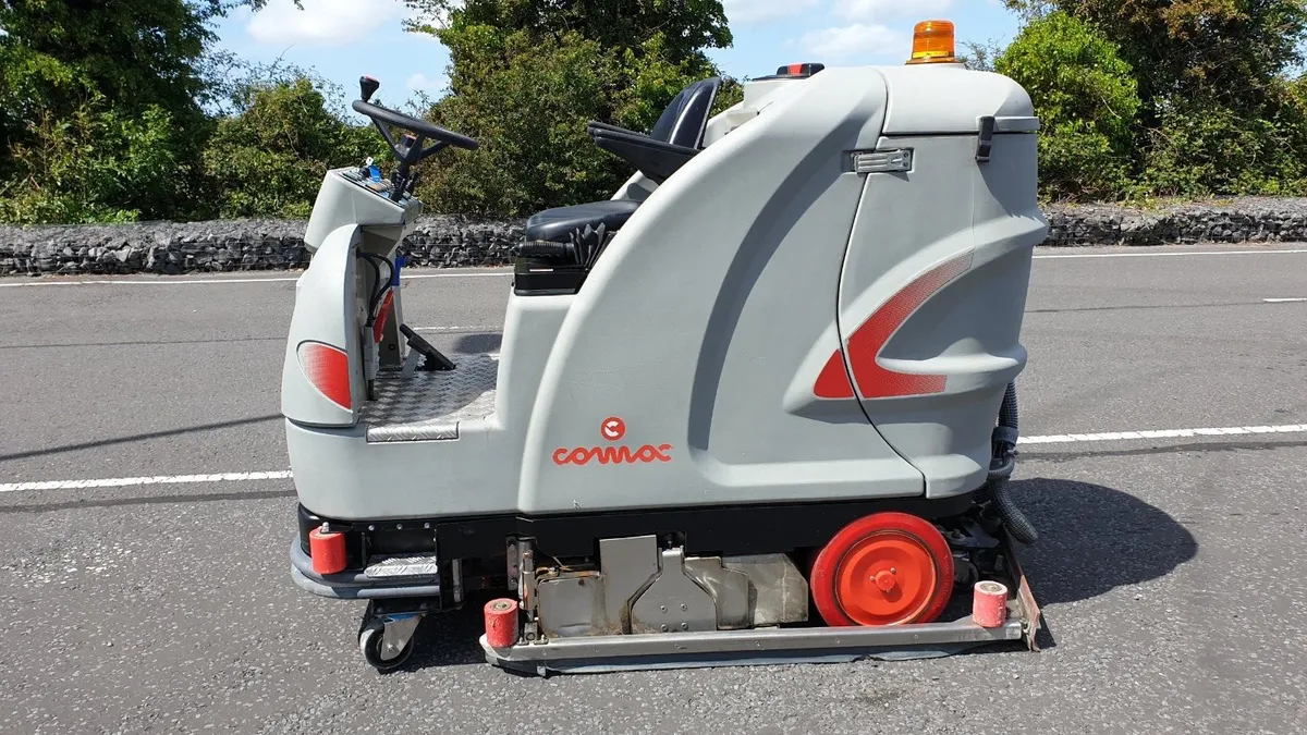 Comac Ultra 85 Scrubber dryer - Reconditioned - Image 1