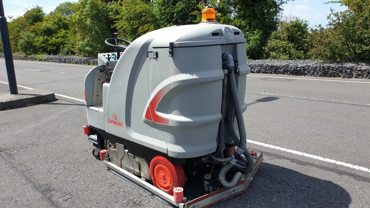 Comac Ultra 85 Scrubber dryer - Reconditioned - Image 2