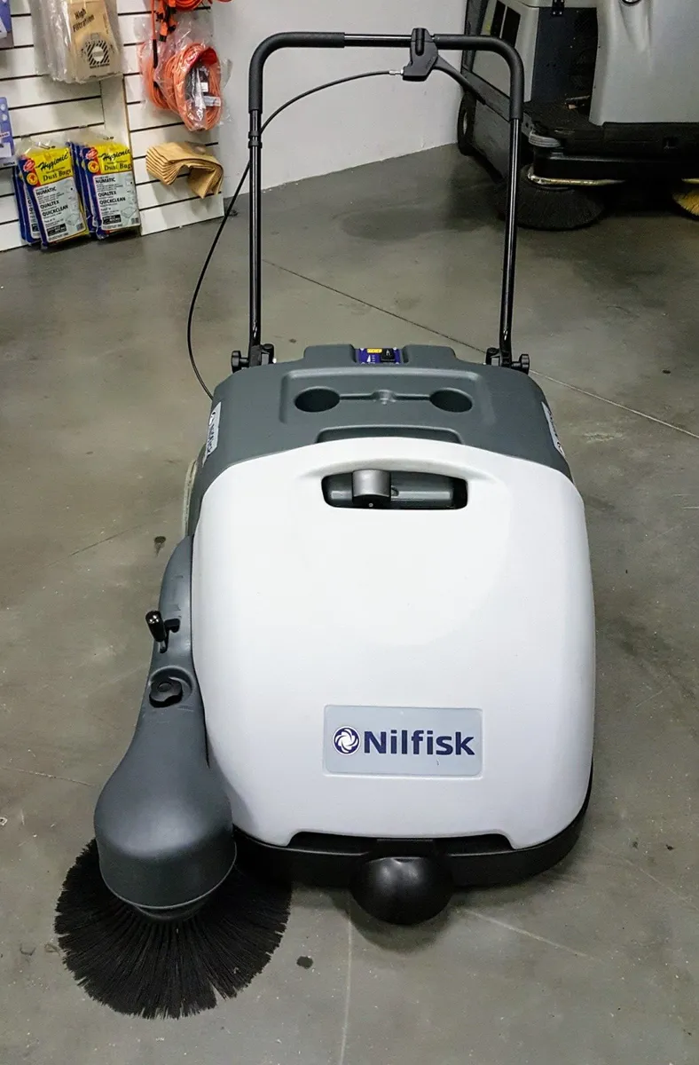 Nilfisk SW750 battery sweeper