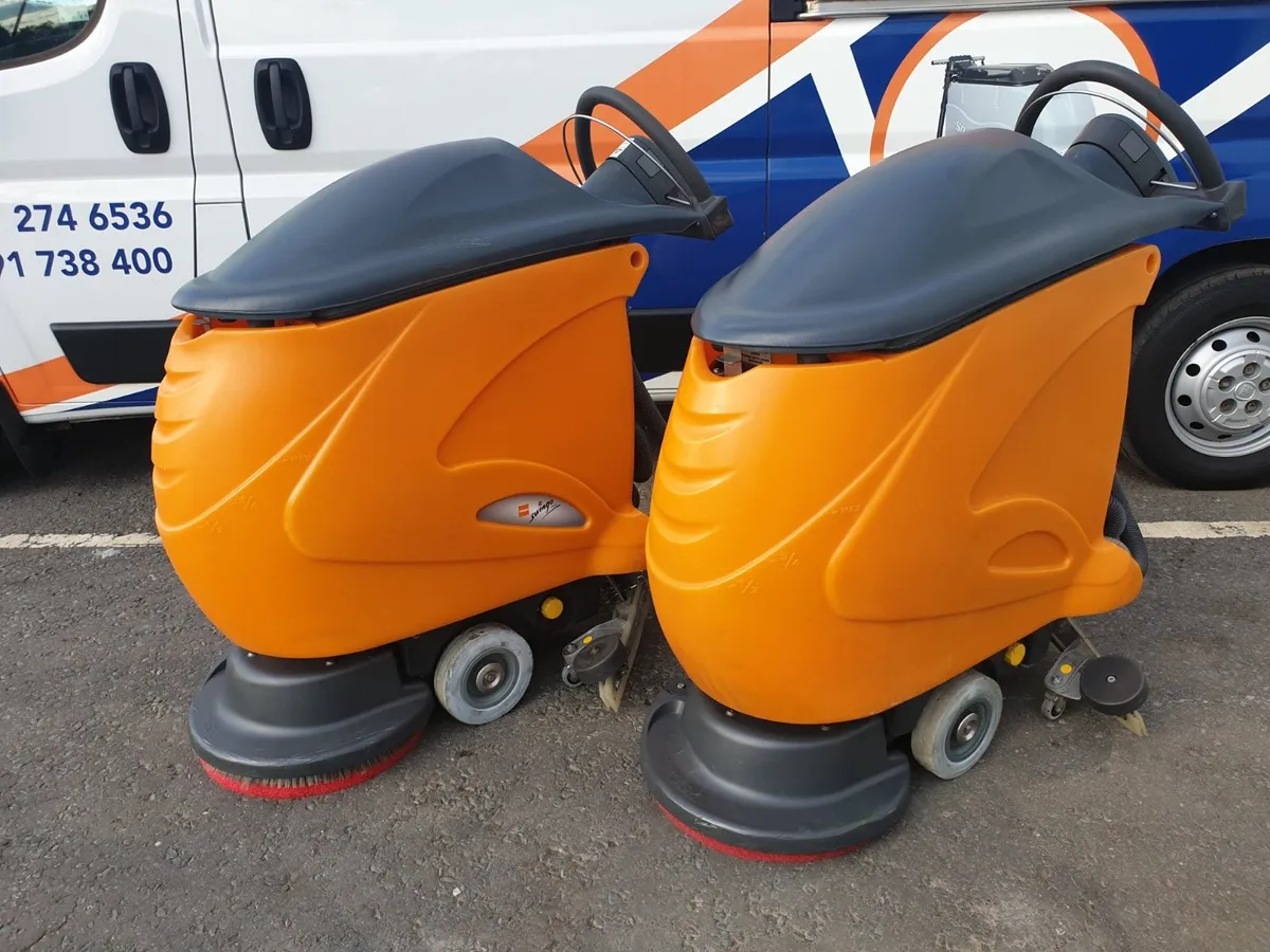 Taski 750B battery op scrubber dryer - secondhand - Image 2