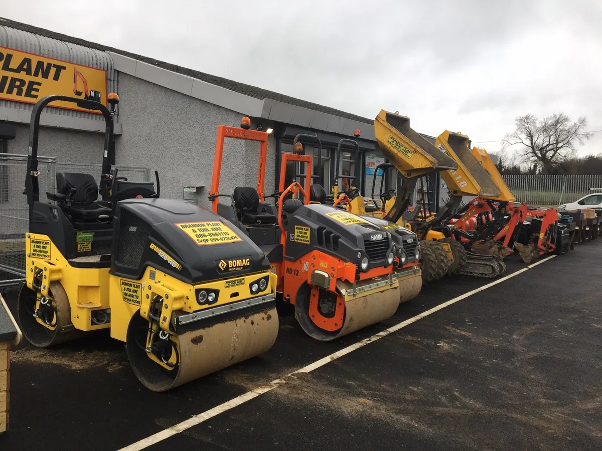 13,10 ,8 ,5 3,1.5 and 1 ton diggers for hire - Image 2