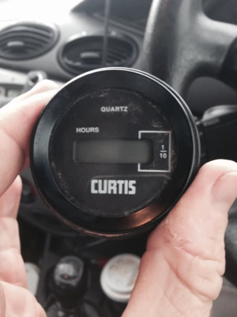 Curtis hour meters , dash clocks, meters - Image 4