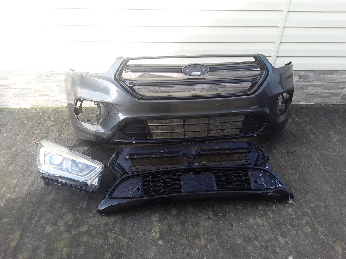 Ford front body parts - Image 1
