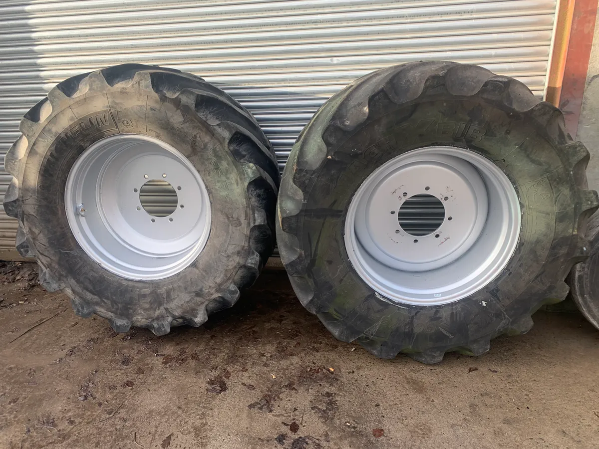 Wide tanker wheels