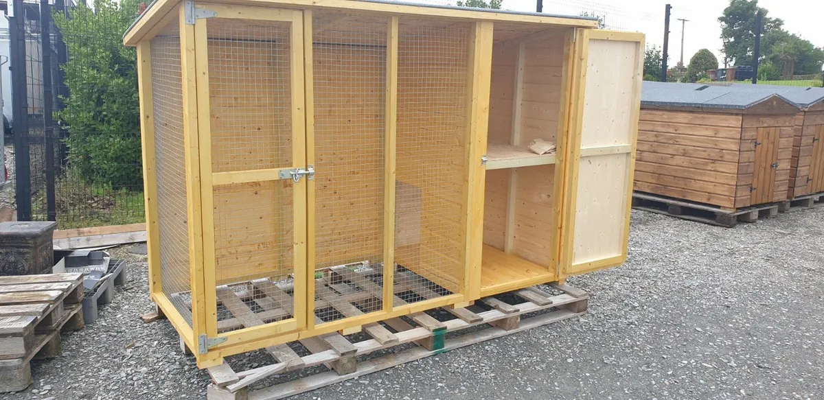 Wooden dog kennel with roofed side pen cage - Image 1