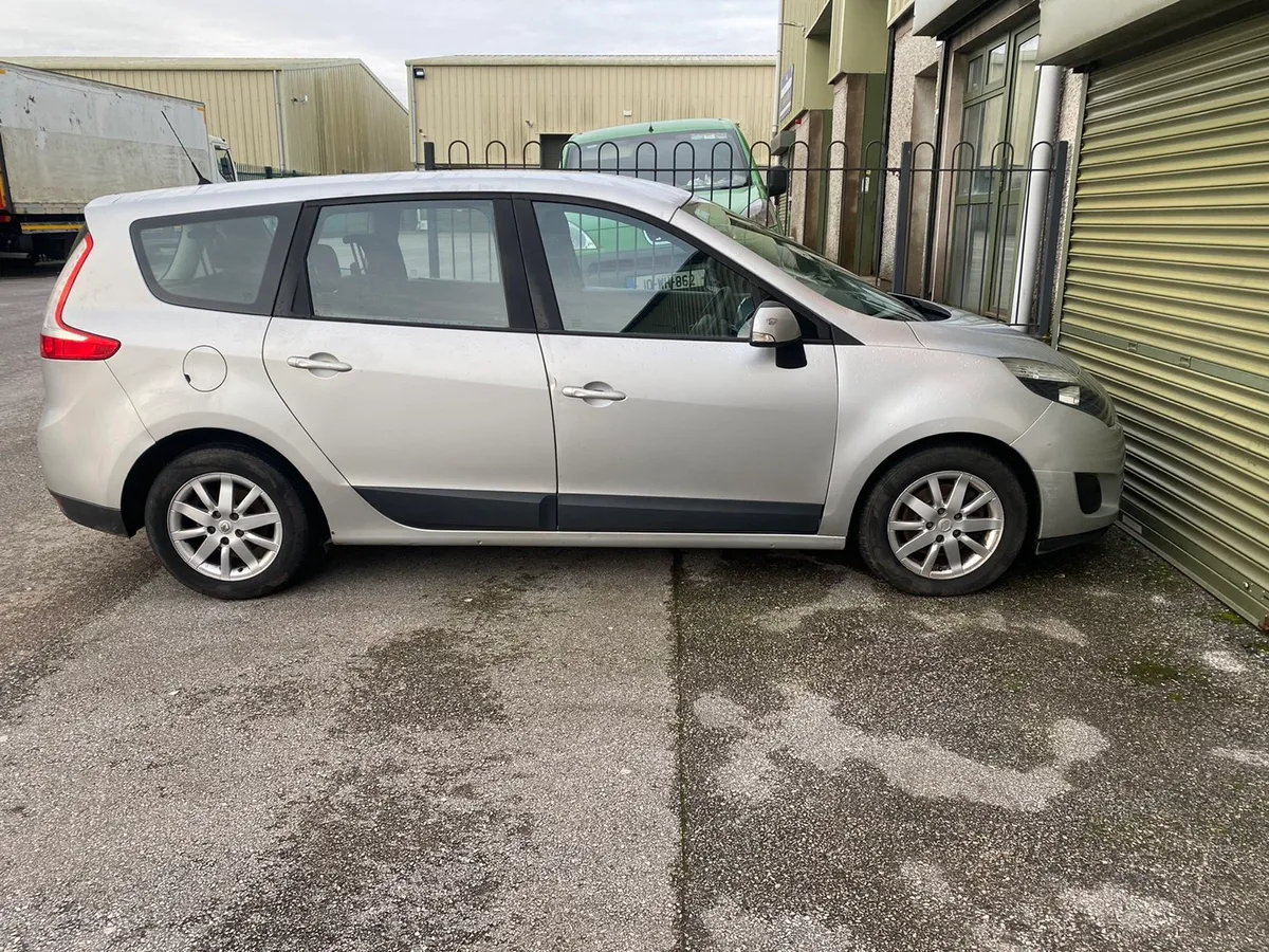 Renault Grand Scenic MK3 for breaking