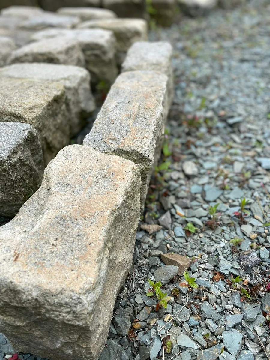 OLD ANTIQUE COBBLES - Image 1