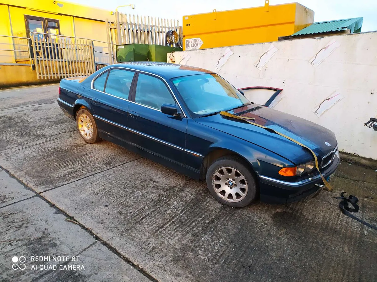 735i Bmw 2000 - Image 1