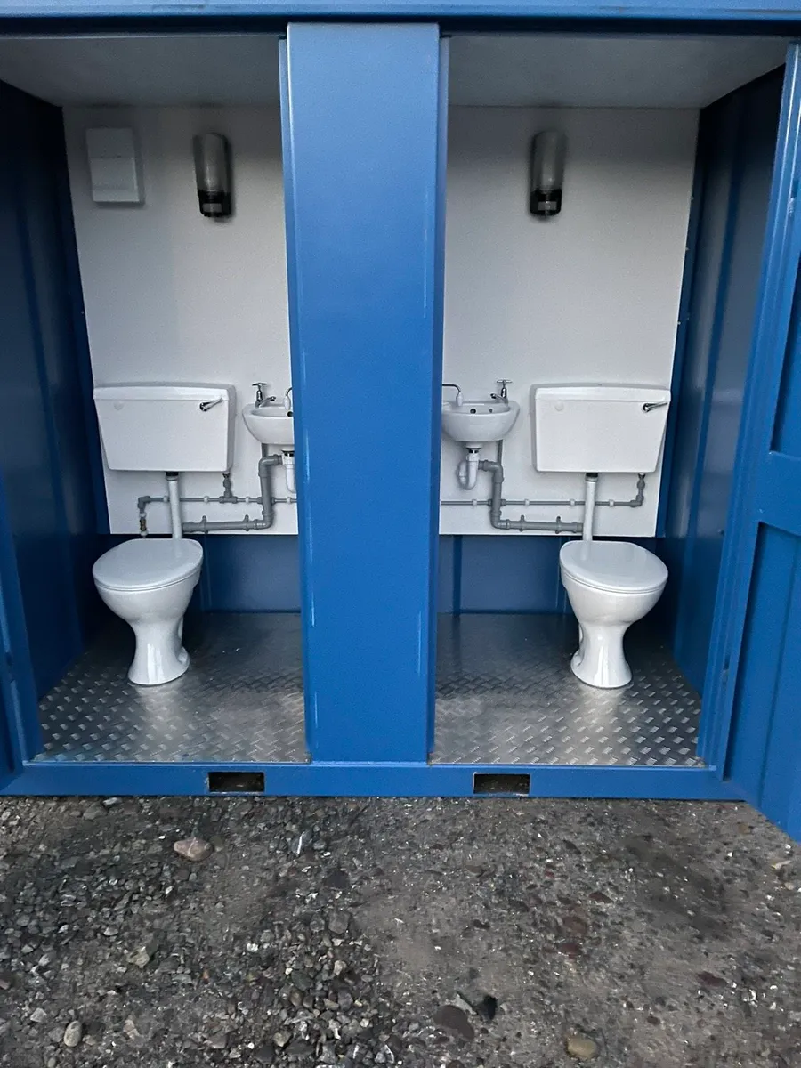 Double toilet - Image 1