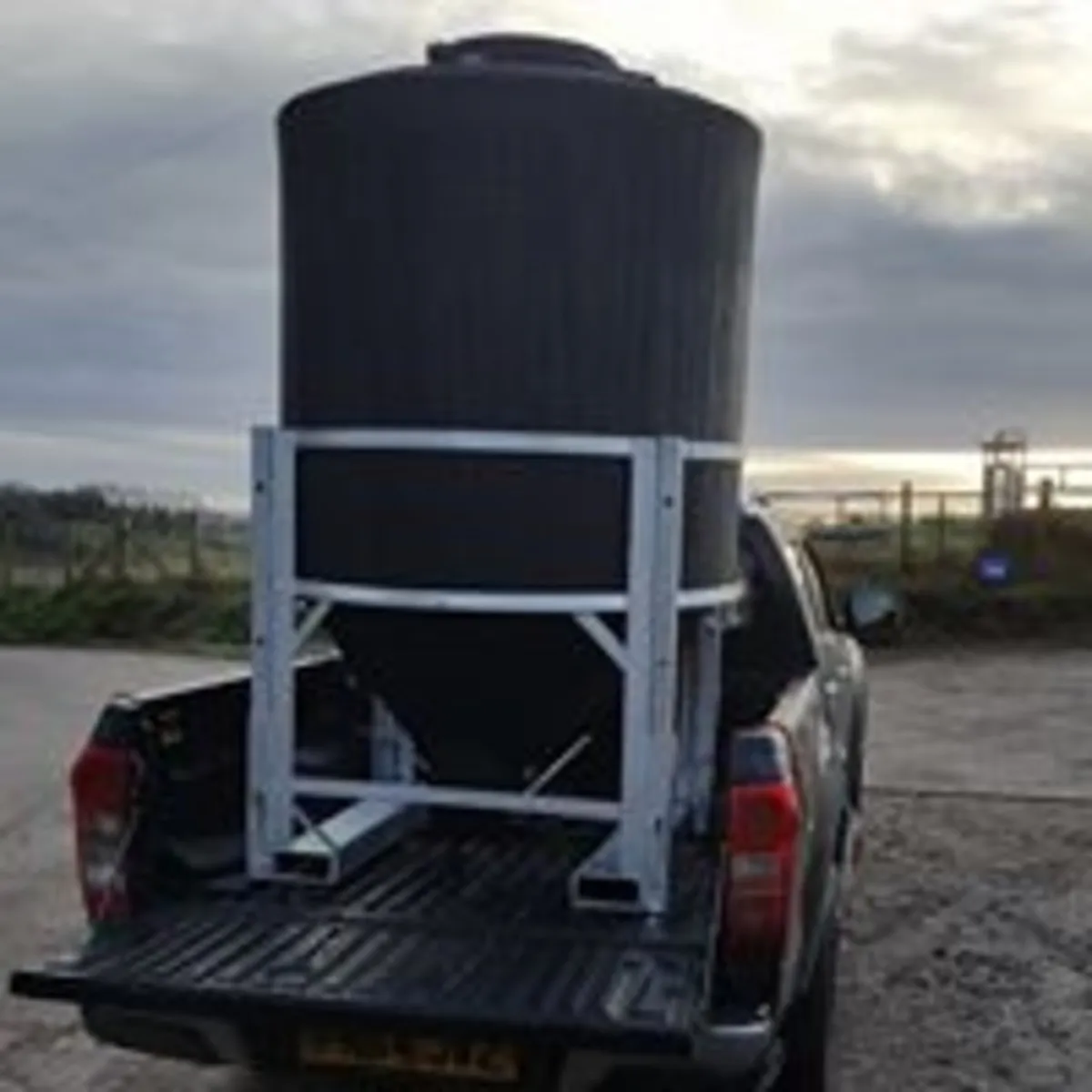 Portable Meal Bins. Leam AGRI 02889541305 - Image 3