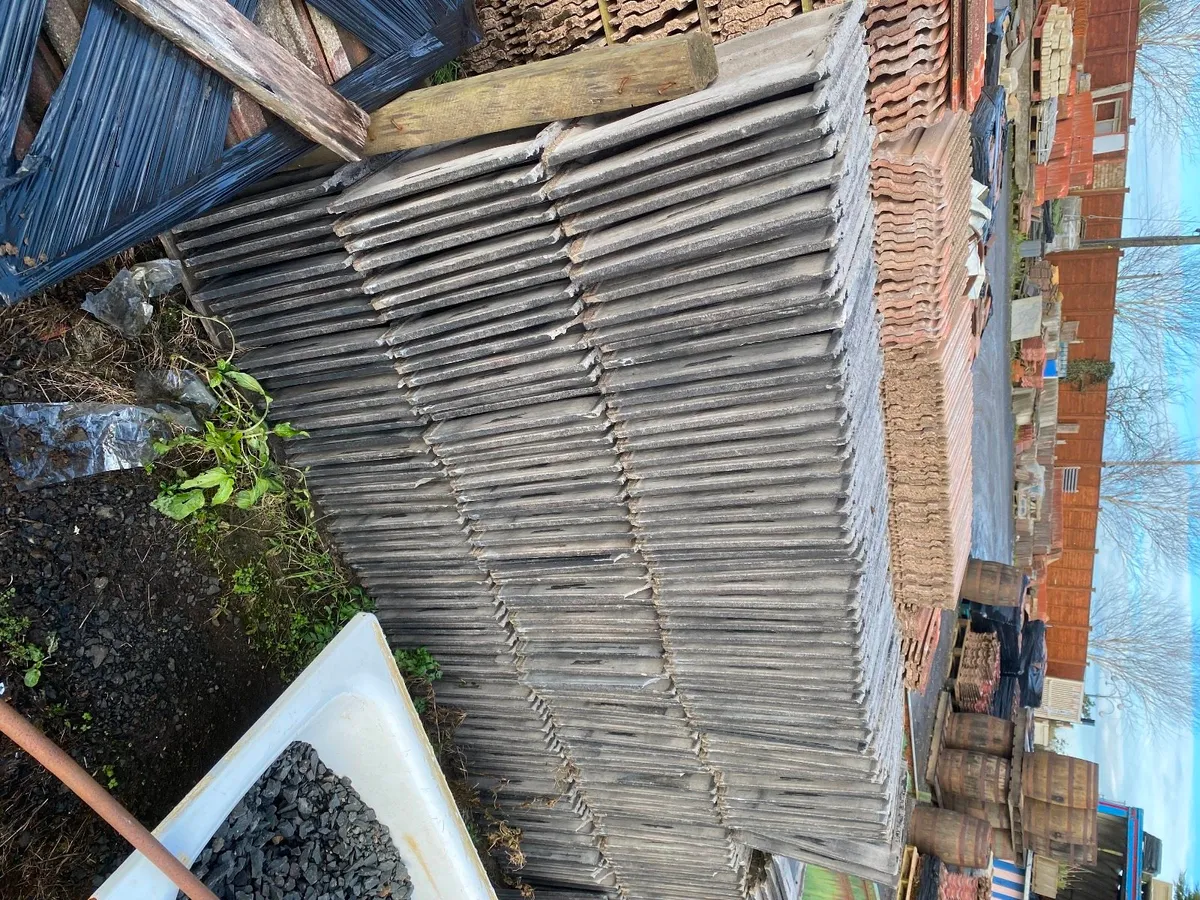 Large selection of reclaimed roof tiles - Image 4