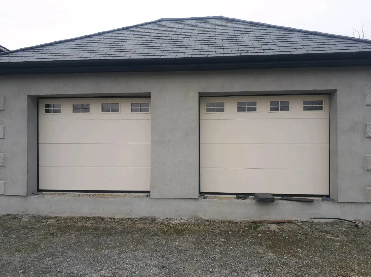 Garage doors - Image 1