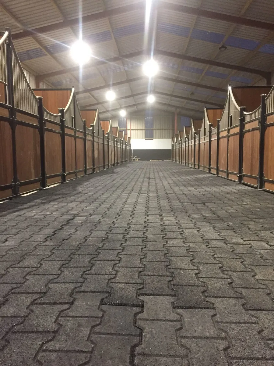 Equine rubber matting - Image 4