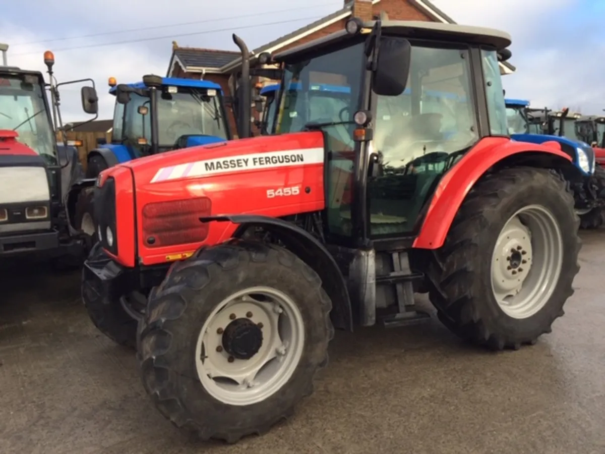 2005 - Massey Ferguson 5455 - Low Profile Cab