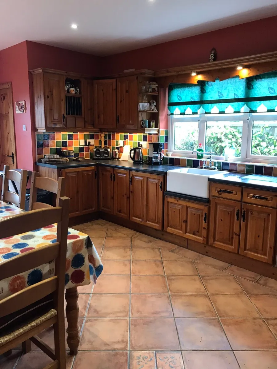 Large Carrigaholt Holiday House - sleeps 8 - Image 3